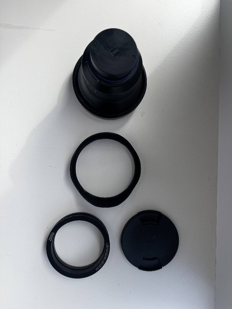 Zeiss Milvus 15mm f/2.8 – Nikon F – (+ cine accessoires), Ophalen, Gebruikt, Handmatige focus, Groothoeklens
