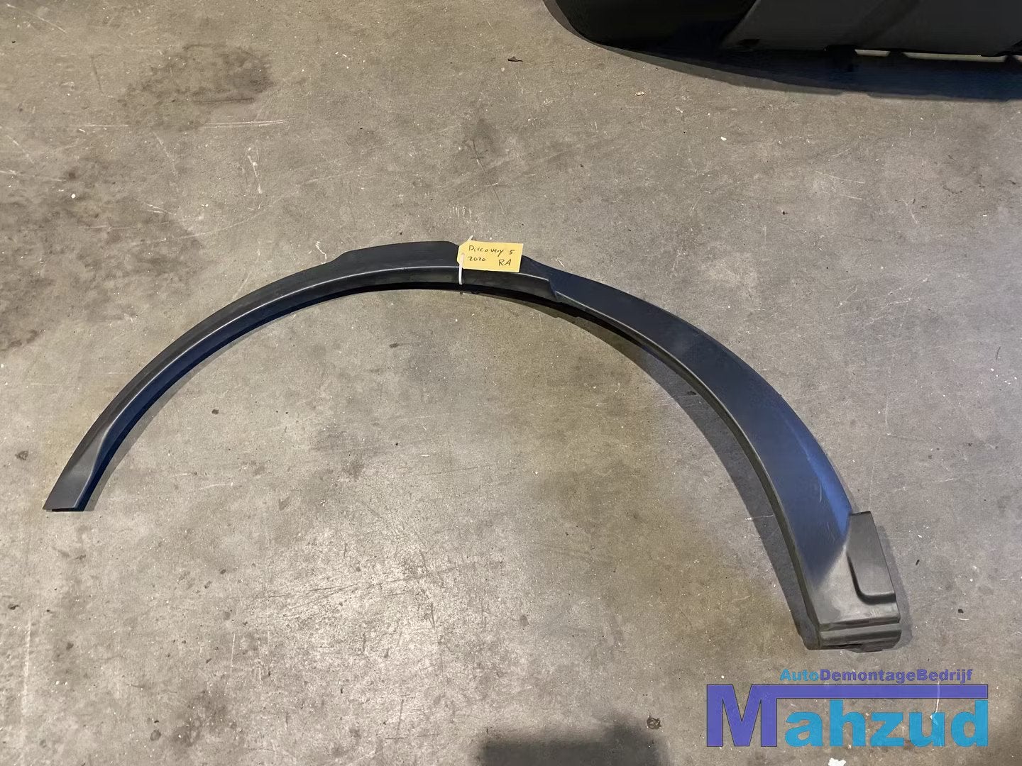 LANDROVER DISCOVERY 5 LR rechts achter bumper strip lijst 20, Auto-onderdelen, Achter, Abbey Road, Whitley 1
CV3 4LF  Coventry