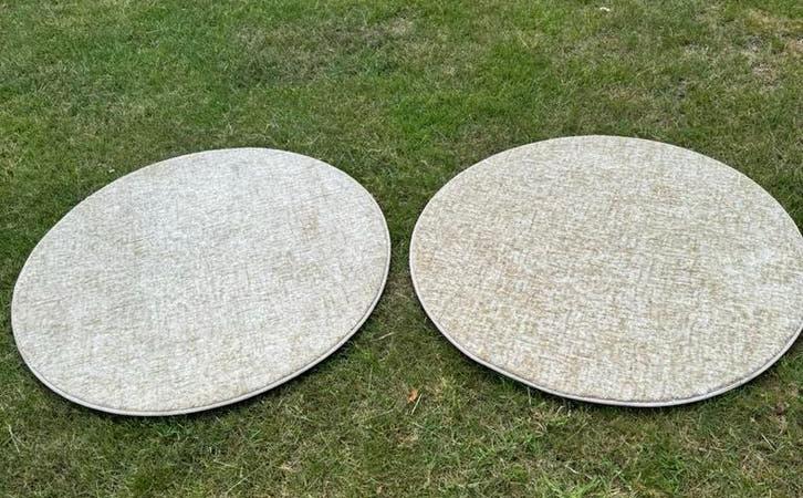 2 ronde vloerkleden beige gemeleerd 2 stuks  - 1 meter, Ophalen, Zo goed als nieuw