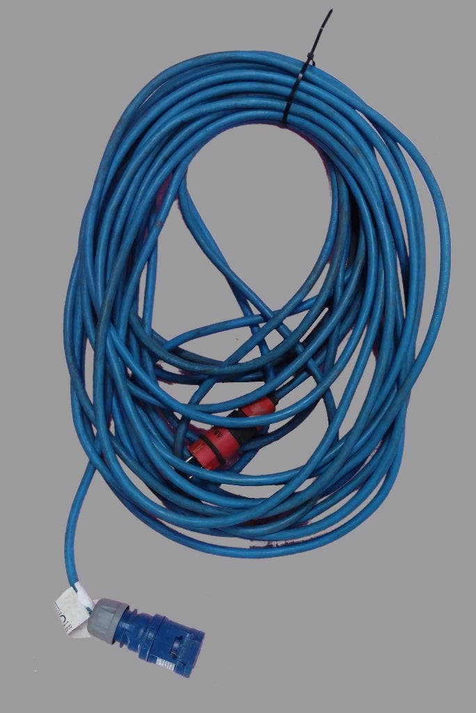 Verlengsnoer 25m 1x standaard (schuko) 1x CEE (Camping), Caravans en Kamperen, Kampeeraccessoires, Ophalen of Verzenden, Gebruikt