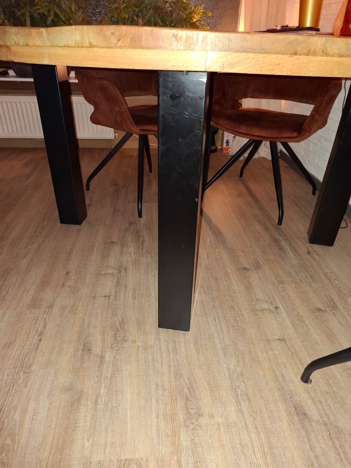 Foto 3 van Ronde eettafel mangohout, diameter 150 cm