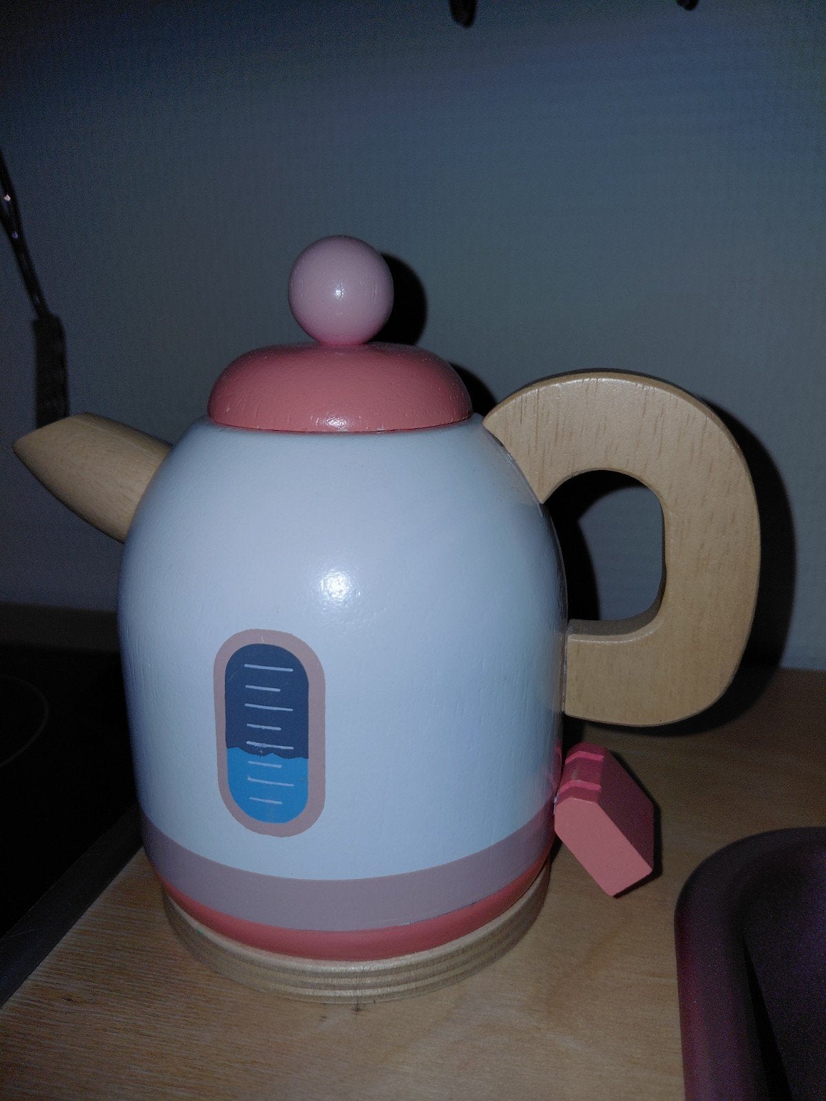 Houten speelgoed waterkoker voor kinderkeuken, Ophalen of Verzenden, Zo goed als nieuw, Meubelstuk of Keukentje