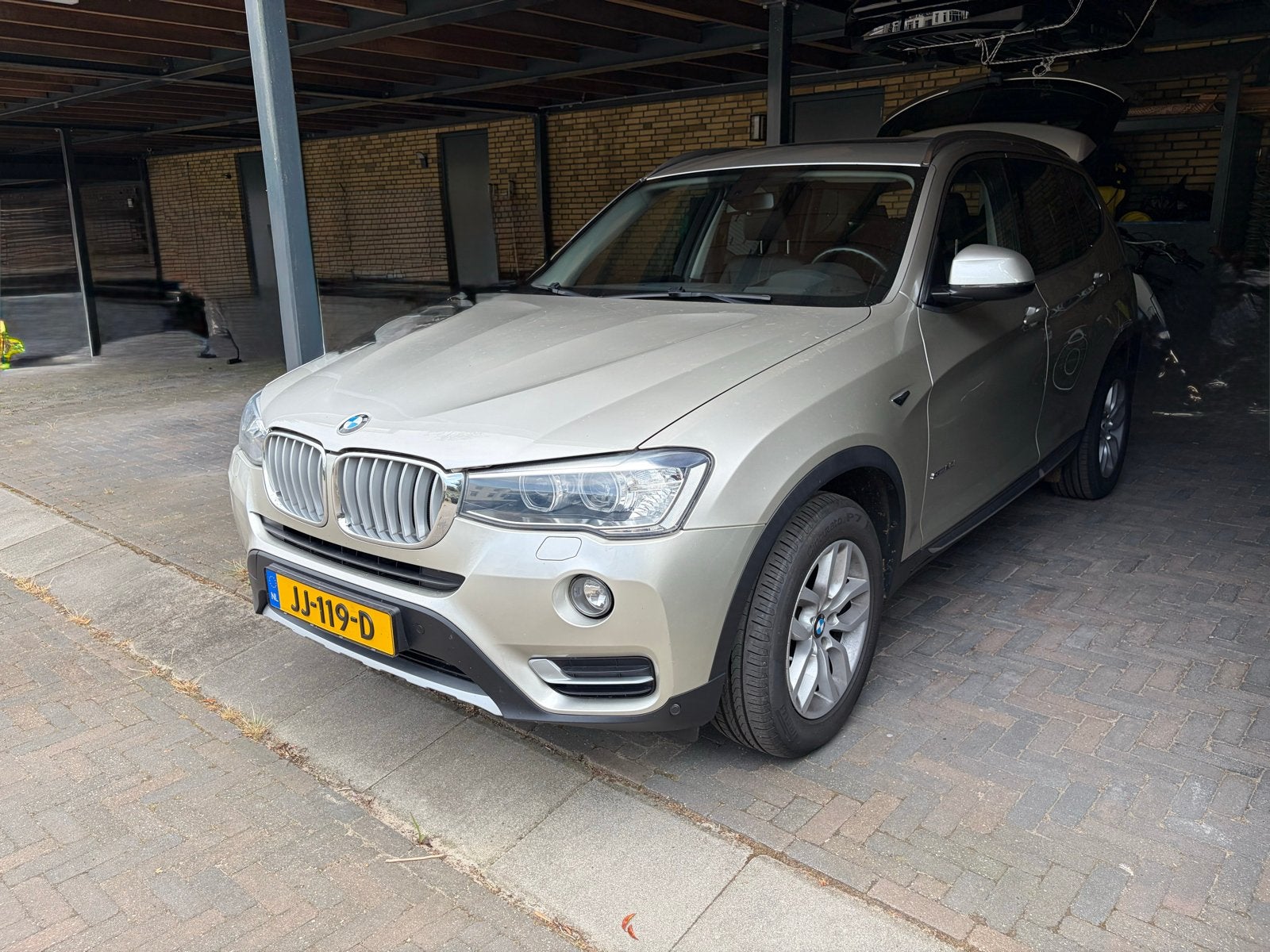 BMW X3 2.0 Sdrive 20I High Executive, Achterwielaandrijving, Zwart, 4 cilinders, 2000 kg