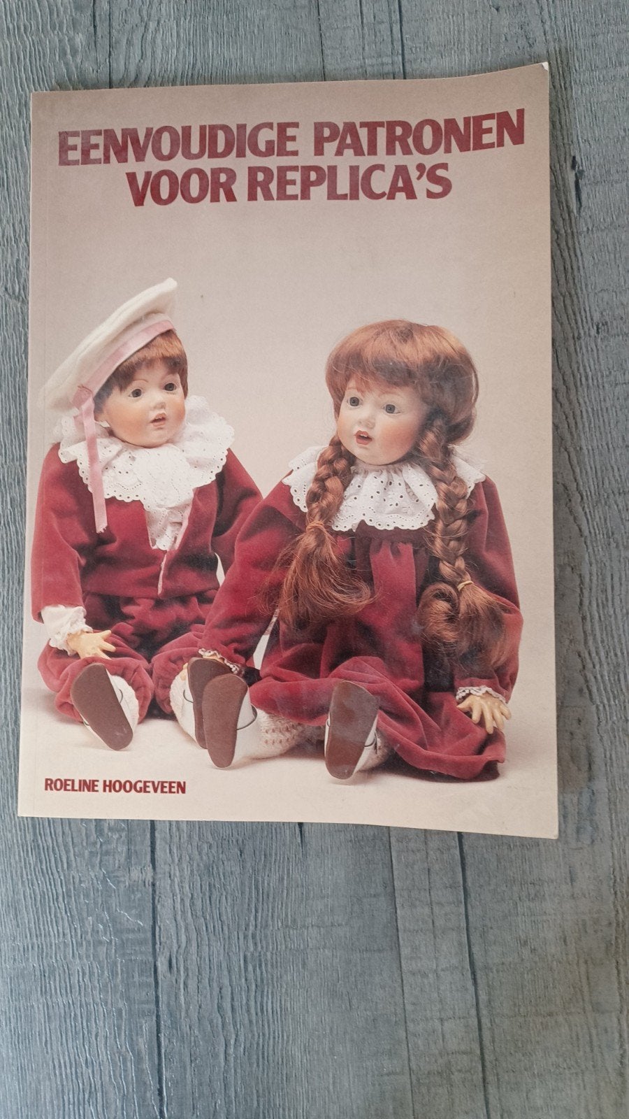 Eenvoudige patronen voor replica's van Roeline Hoogeveen, Hobby en Vrije tijd, Kledingpatronen, Ophalen of Verzenden, Zo goed als nieuw