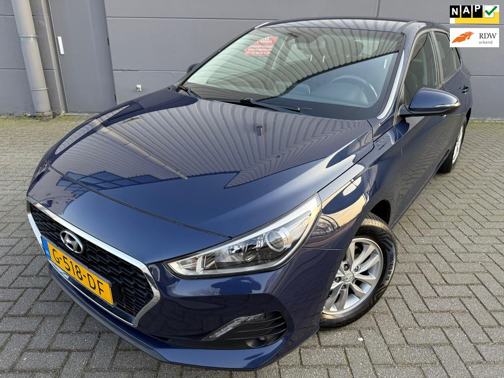 Hyundai I30 1.0 T-GDI Comfort*CAMERA*CRUISE*NAVI*ELKT-RAAM*N, Voorwielaandrijving, 1195 kg, Gebruikt, Euro 6