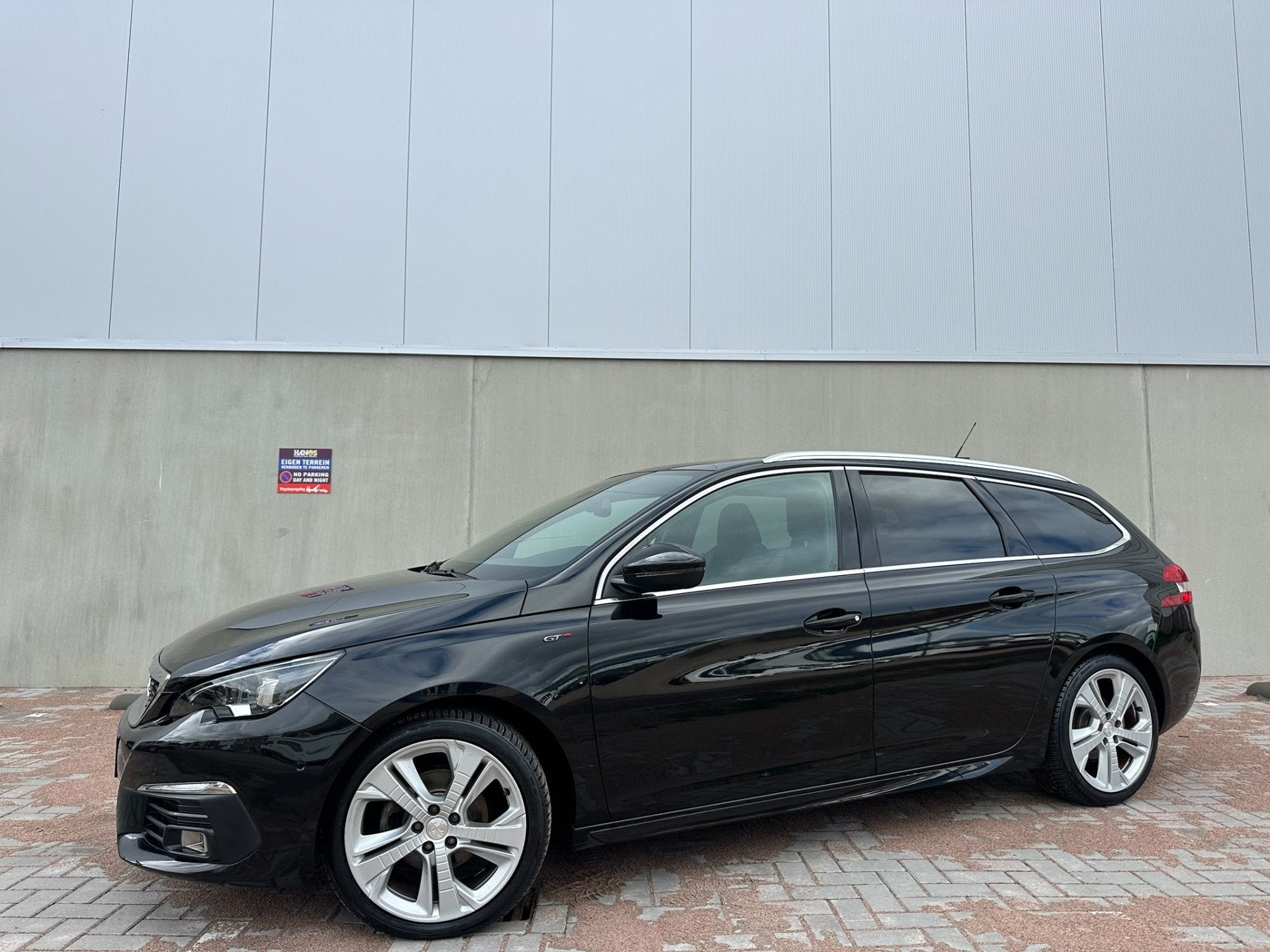 Peugeot 308 SW 1.2 PureTech GT-line Climate C, Cruise C, Pan, Auto's, Gebruikt, Zwart, 1199 cc, Met garantie (alle)
