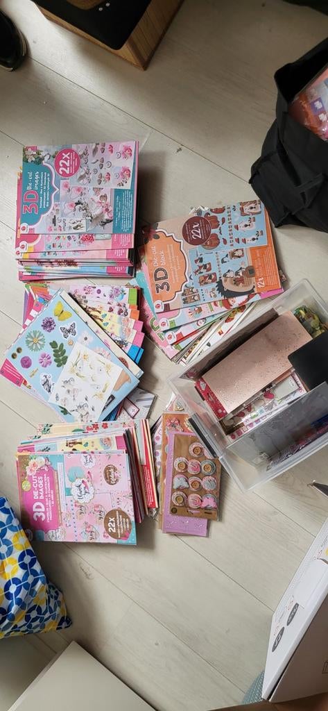 Grote partij knutselmateriaal: 3D-stickers, papier en meer, Ophalen of Verzenden