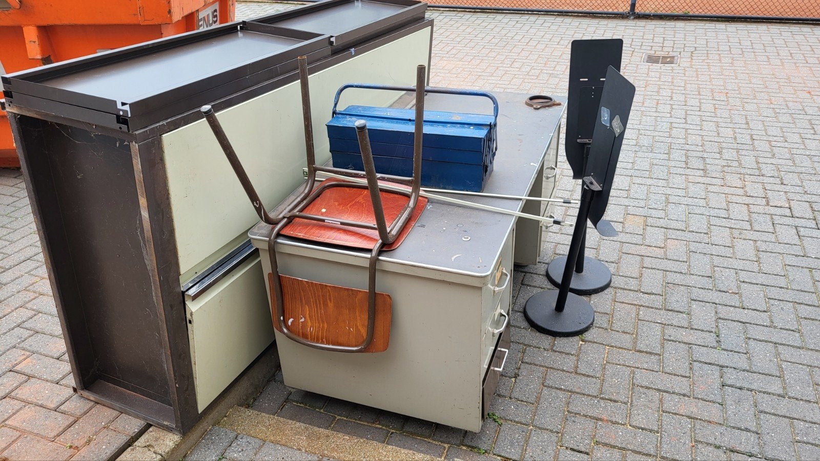 Oud stalen bureau en hoge stalen kast en diverse Oud ijzer, Doe-het-zelf en Verbouw, Ophalen, Gebruikt, IJzer