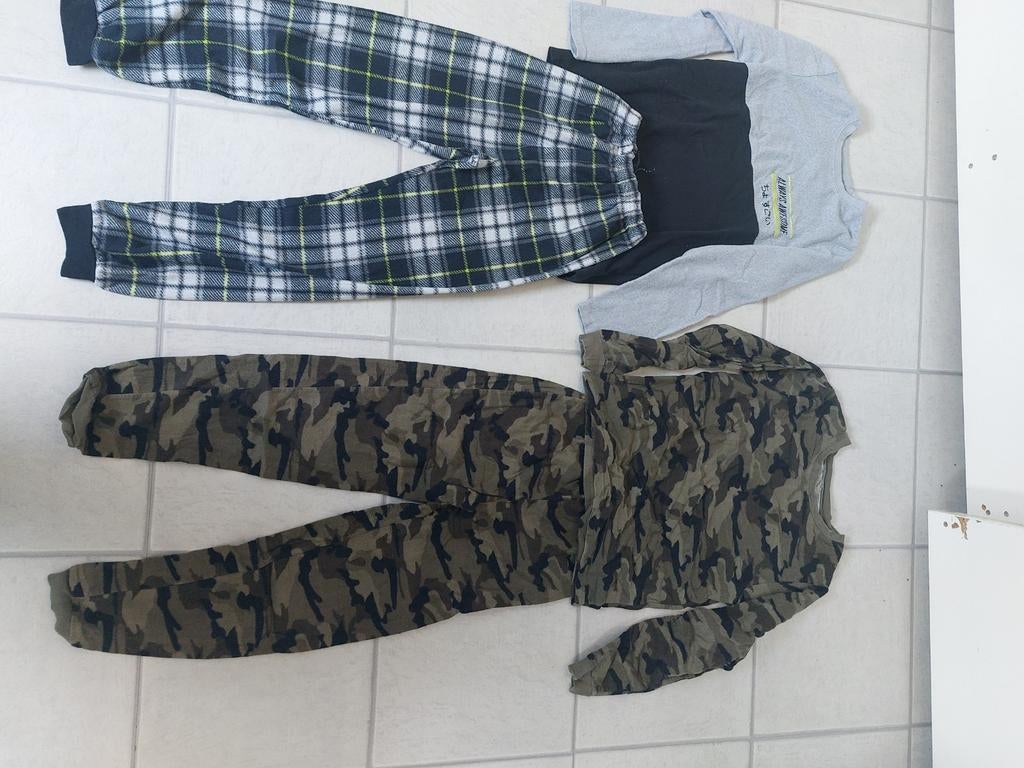 2 pyjamasets: geruit en camouflage, Ophalen of Verzenden, Zo goed als nieuw, Maat 34 (XS) of kleiner