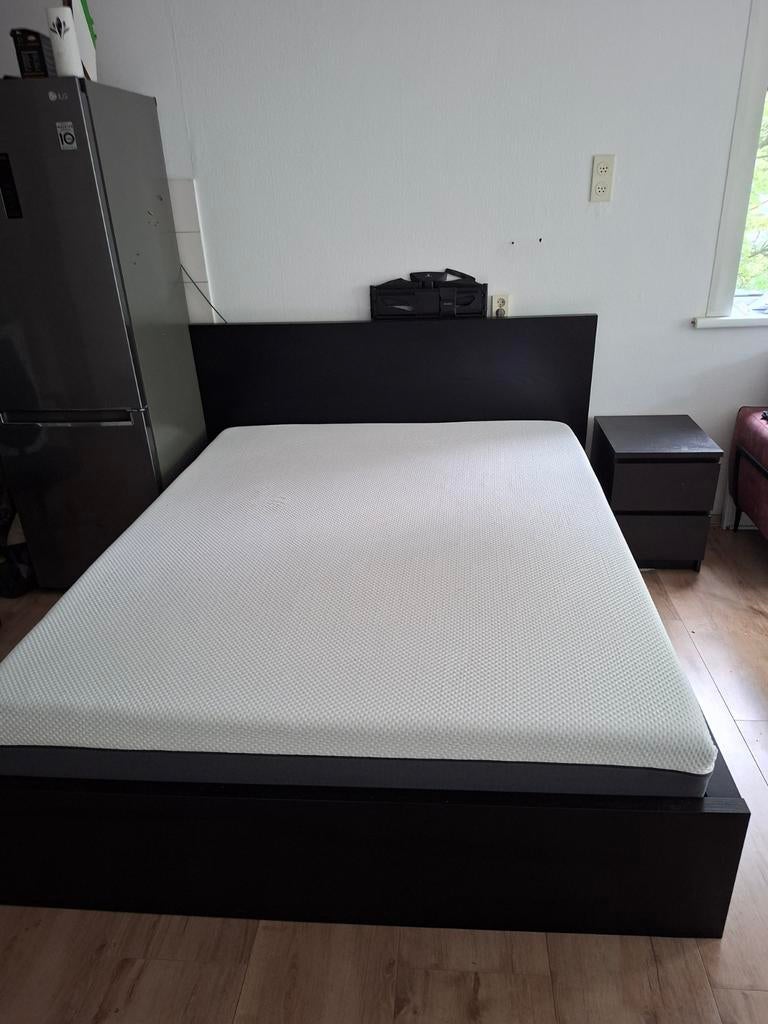 IKEA Malm bed 200x180 - Zwart tweepersoonsbed, Gebruikt, Zwart, Tweepersoons, Ophalen of Verzenden
