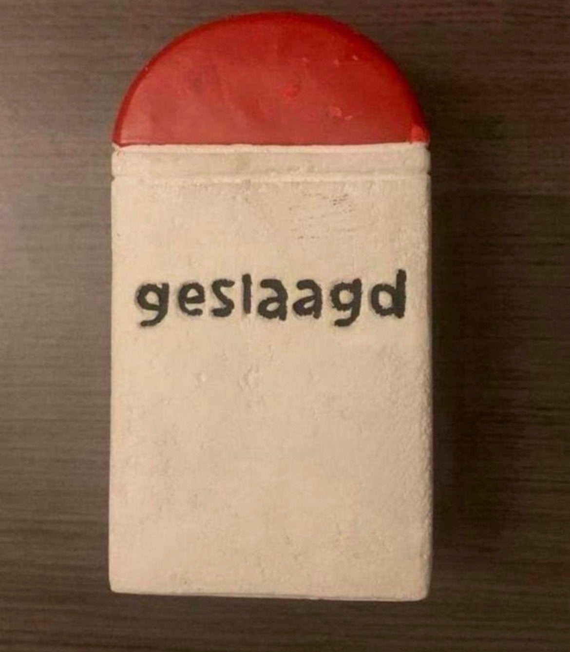 Mijlpaal Grenspaaltje Geslaagd - Diploma school cadeau, Ophalen of Verzenden, Zo goed als nieuw, Feestartikel, Overige