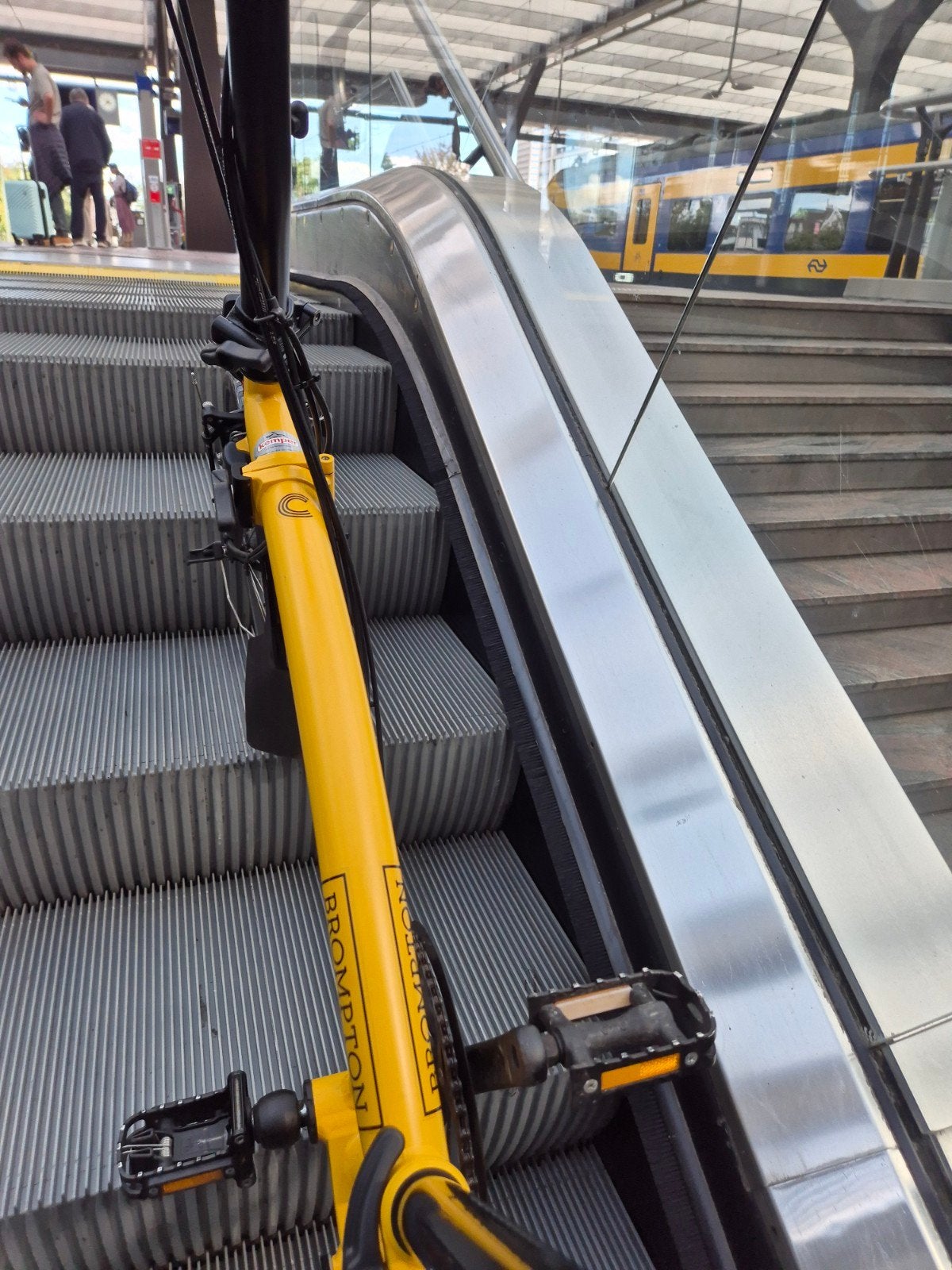 Foto 7 van Brompton C-line M6R Bumblebee Yellow (nov.2024)