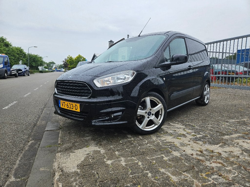 Ford Transit Courier 1.5 Tdci 55KW 2016 / NWE DISTRIBUTIE!!, Auto's, Bestelauto's, Bedrijf, ABS, Airbags, Airconditioning, Bluetooth