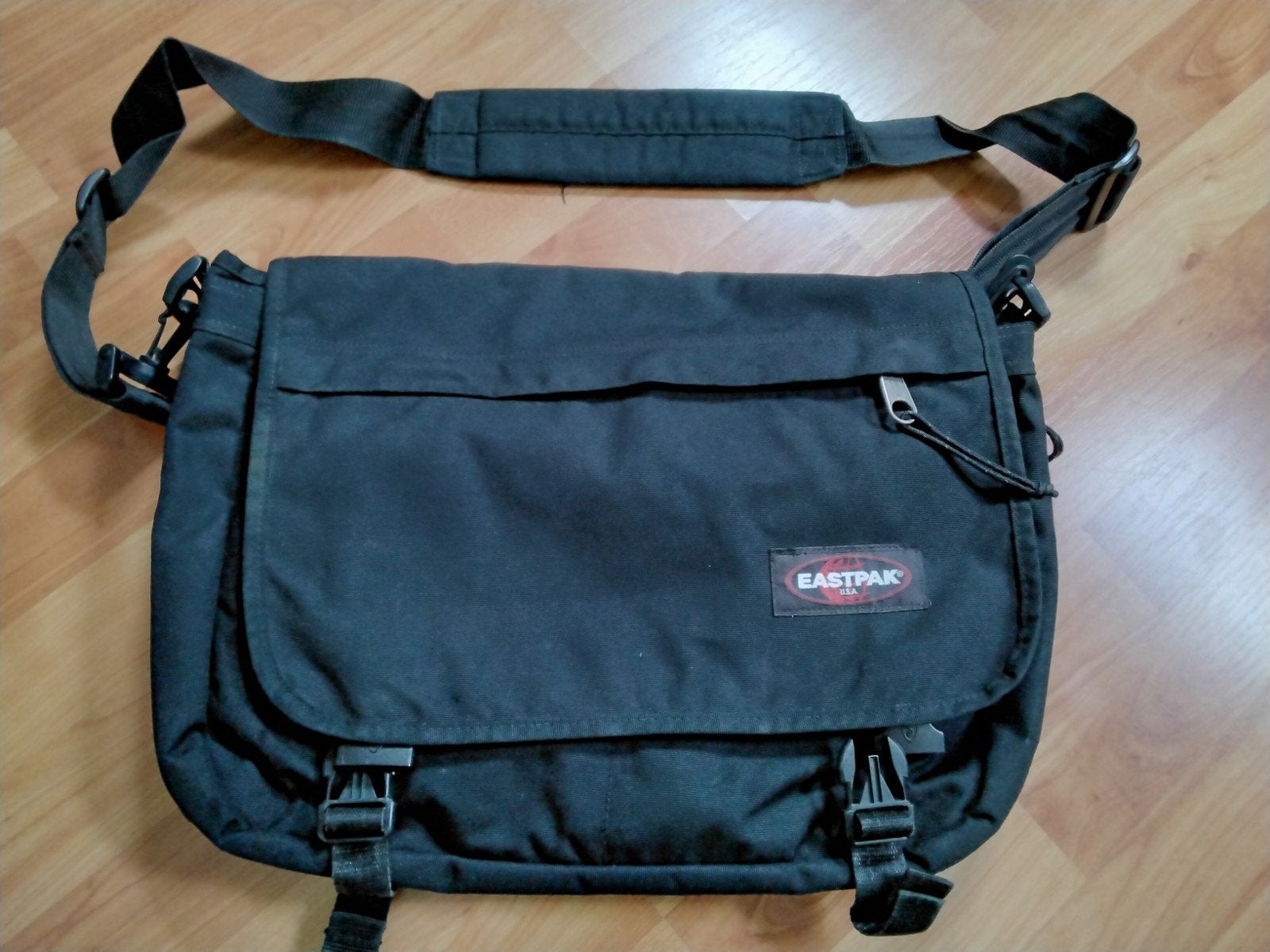 eastpak schoudertas /schooltas, Sieraden, Tassen en Uiterlijk, Tassen | Schooltassen, Ophalen, Gebruikt, Zwart, Schoudertas