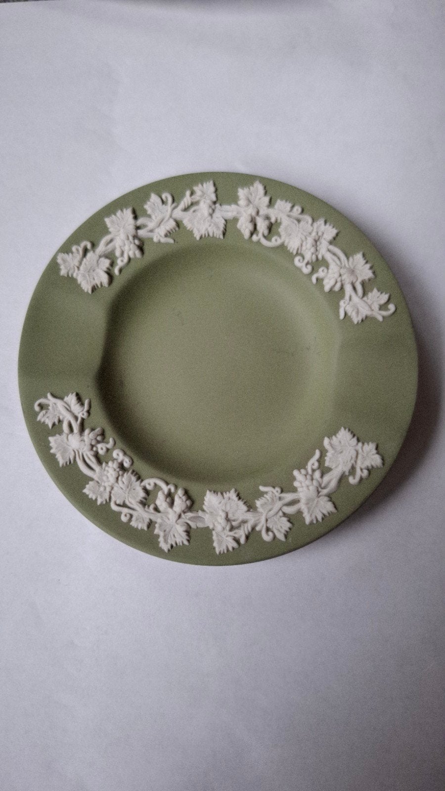Wedgwood Jasperware asbakje met Druivenranken, Antiek en Kunst, Ophalen of Verzenden
