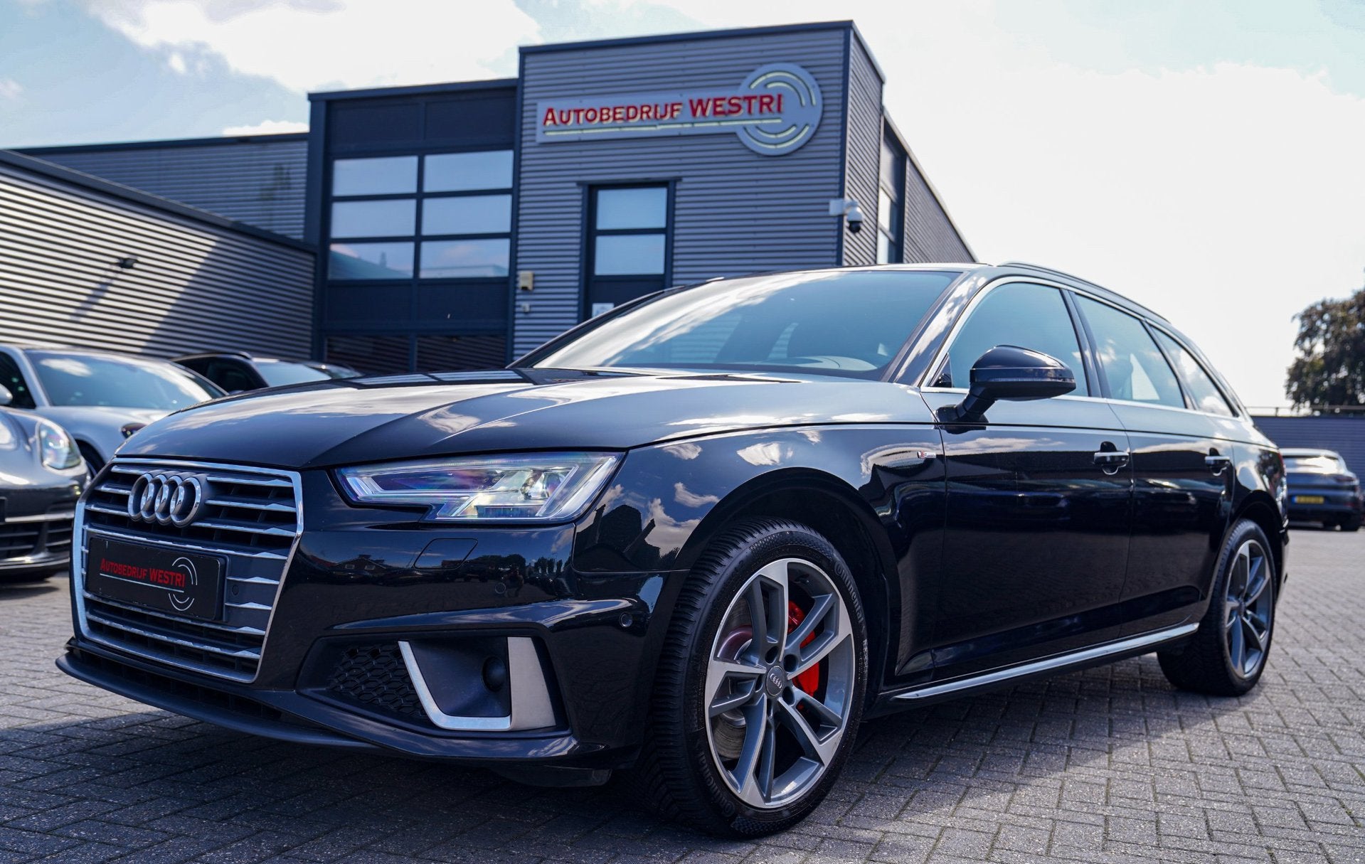 Audi A4 Avant 45 TFSI Sport S line black edition | Panorama, Gebruikt, 1984 cc, A4, Zwart