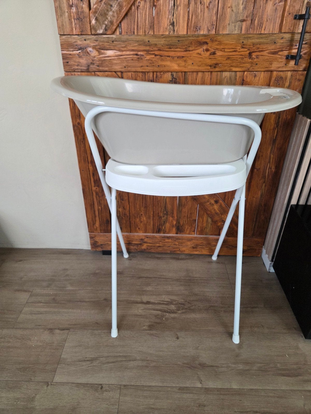 Bébé-jou babybadje met standaard en badzitje, Kinderen en Baby's, Badjes en Verzorging, Ophalen, Zo goed als nieuw, Badje, Bébé-jou