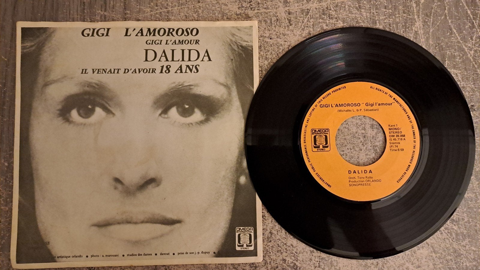 Dalida  - gigi L'amoroso " gigi L'amour, Gebruikt, 7 inch, Pop, Fotohoes