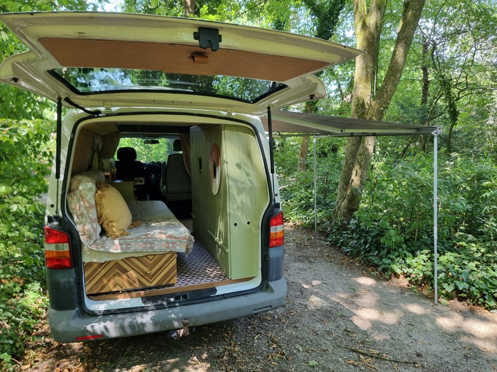vw t5 2008 bedrijfswagen met camperinrichting, Ophalen, Gebruikt