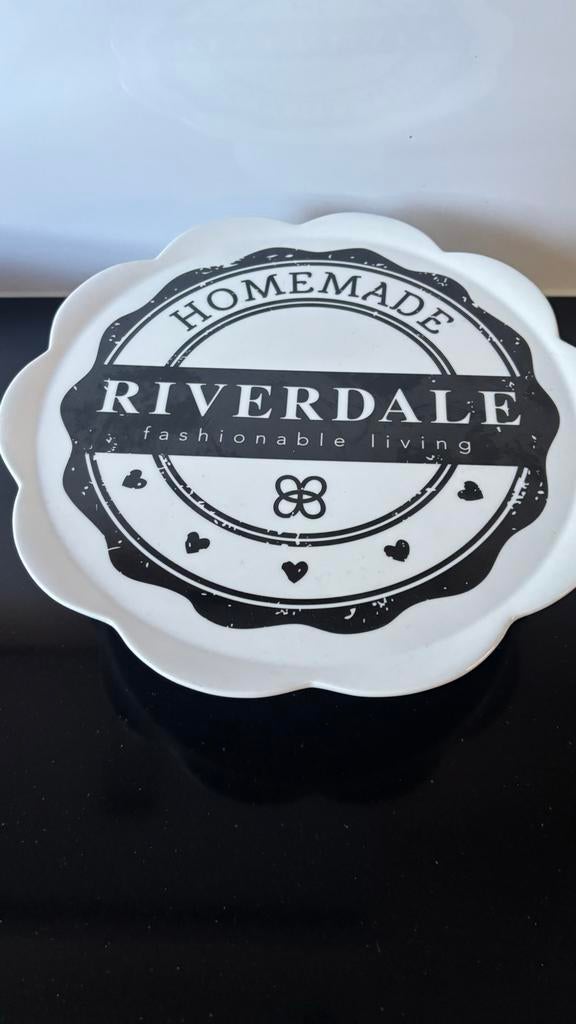 Riverdale taartplateau - Zo goed als nieuw, Overige typen, Ophalen of Verzenden, Zo goed als nieuw, Wit