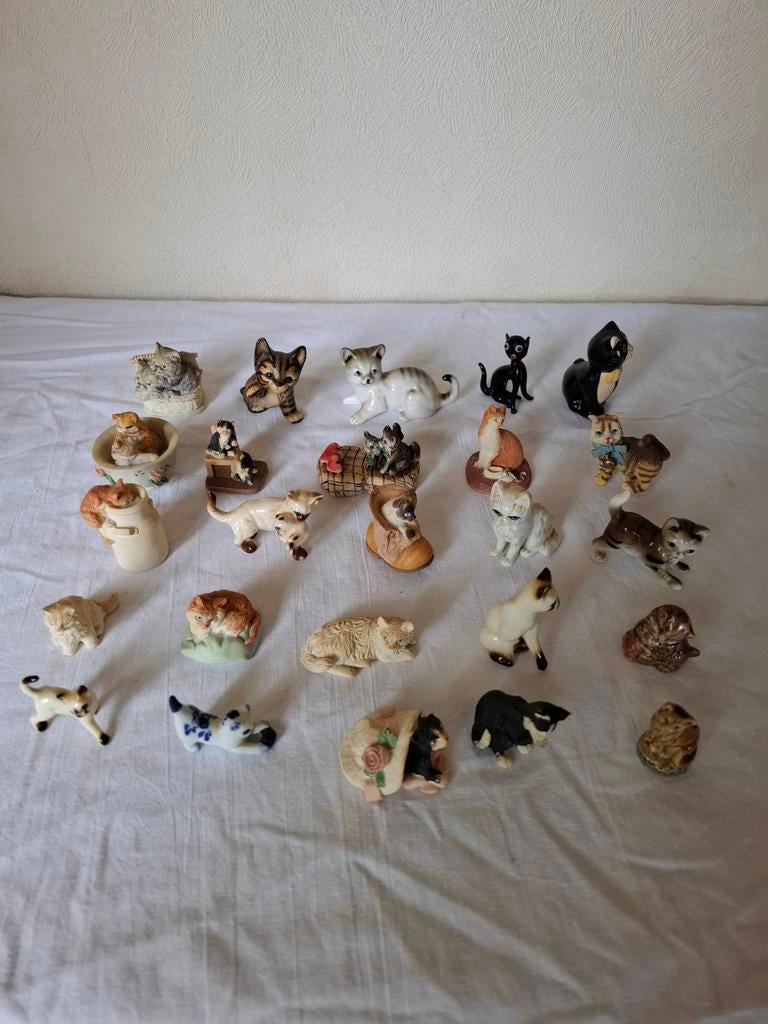 Verzameling van 25+ Kattenbeeldjes - Diverse Soorten, Ophalen of Verzenden, Gebruikt, Hond of Kat, Beeldje of Figuurtje