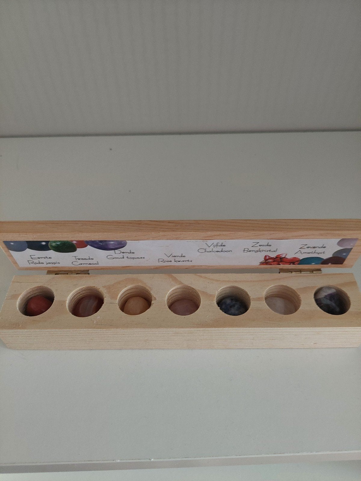 Chakra stenen set in houten doosje, Ophalen, Zo goed als nieuw