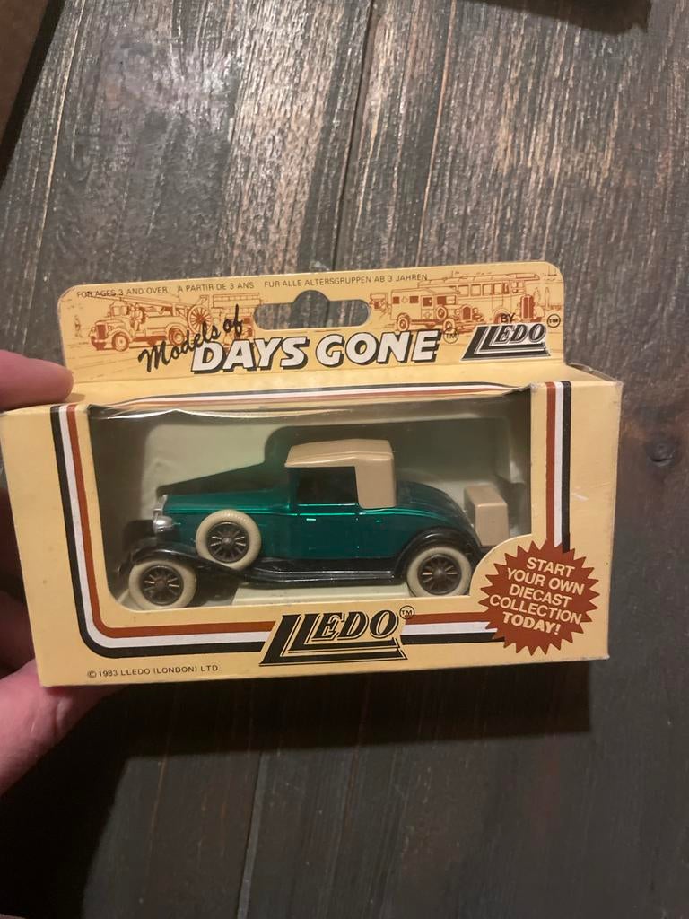 Lledo Models of Days Gone - Vintage Auto in Doos, Hobby en Vrije tijd, Modelauto's | 1:43, Ophalen of Verzenden, Nieuw, Auto, Overige merken