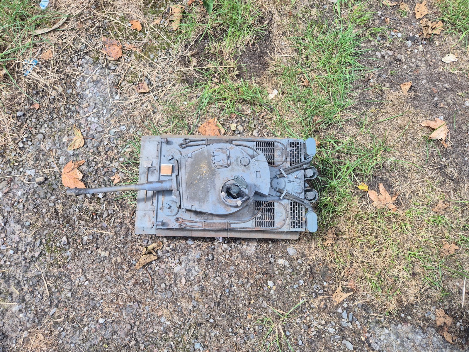 Gedetailleerd model van een Tiger tank (schaal 1:32-1:50), Overige merken, Gebruikt, Tank, 1:32 tot 1:50