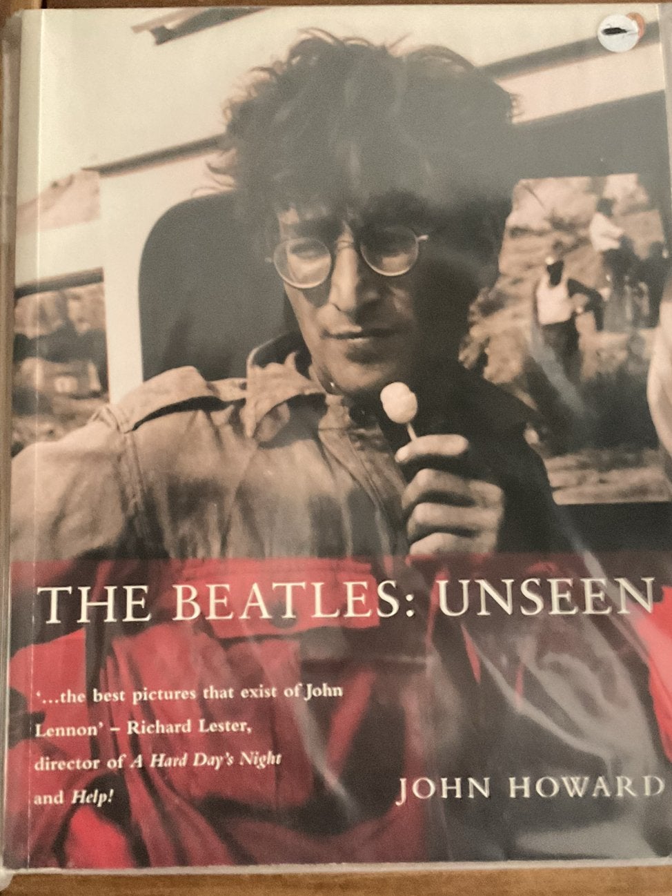 The Beatles: Unseen - John Howard (Boek), Boeken, Verzenden, Zo goed als nieuw, Artiest