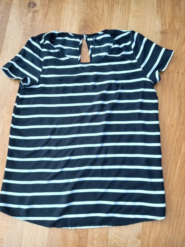 Shirt van Only. Maat 34, Zwart, Ophalen of Verzenden, Zo goed als nieuw, Korte mouw