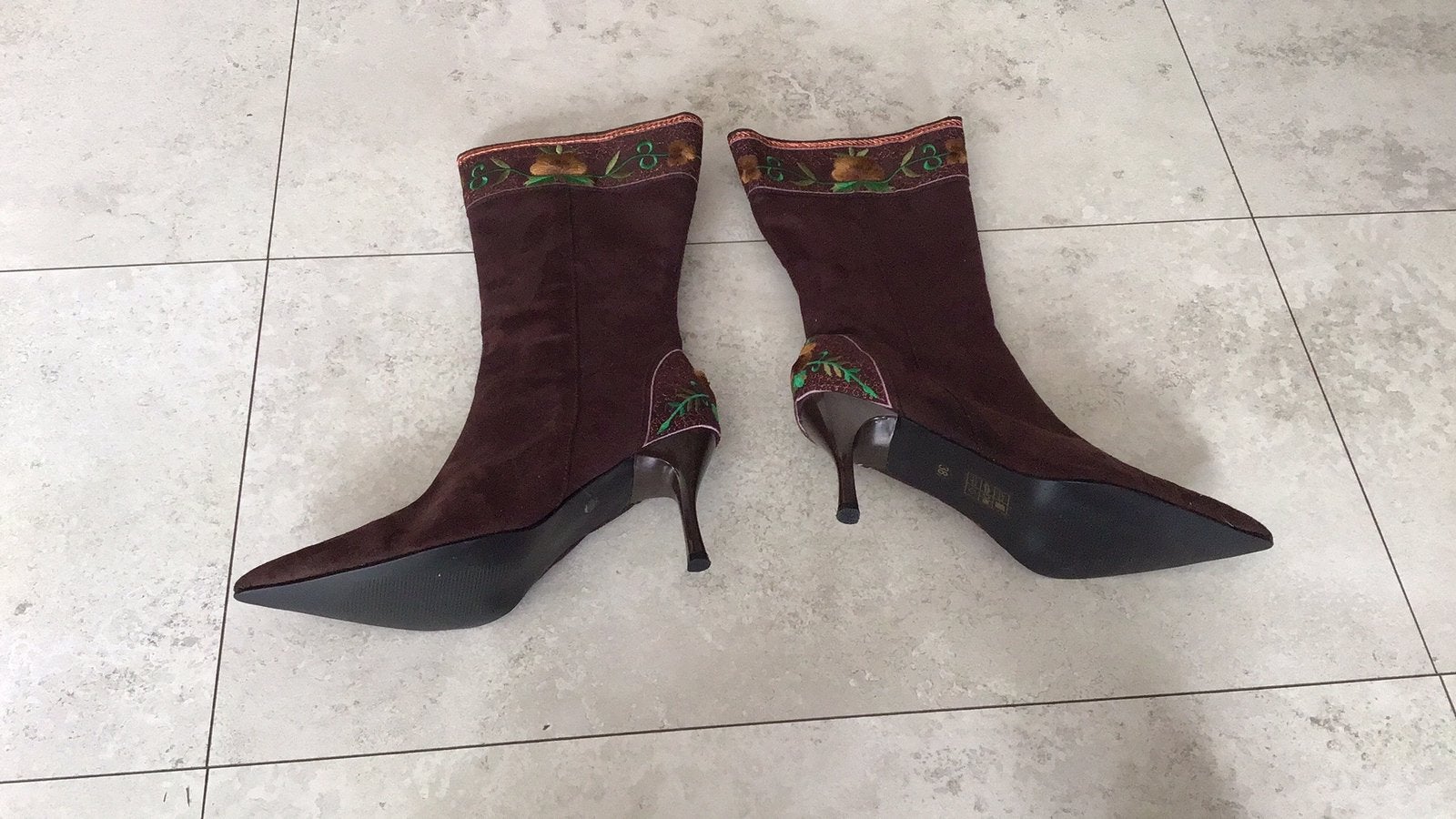 Vintage bruine laarsjes met geborduurde rand maat 38, Ophalen of Verzenden, Nieuw, Bruin
