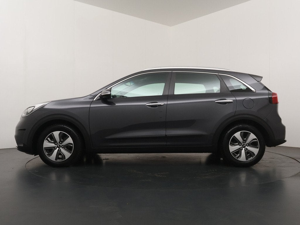 Kia Niro 1.6 GDi Hybrid First Edition - Trekhaak - Navigatie, Auto's, Kia, 12 maanden, Gebruikt, Leder en Stof, Origineel Nederlands