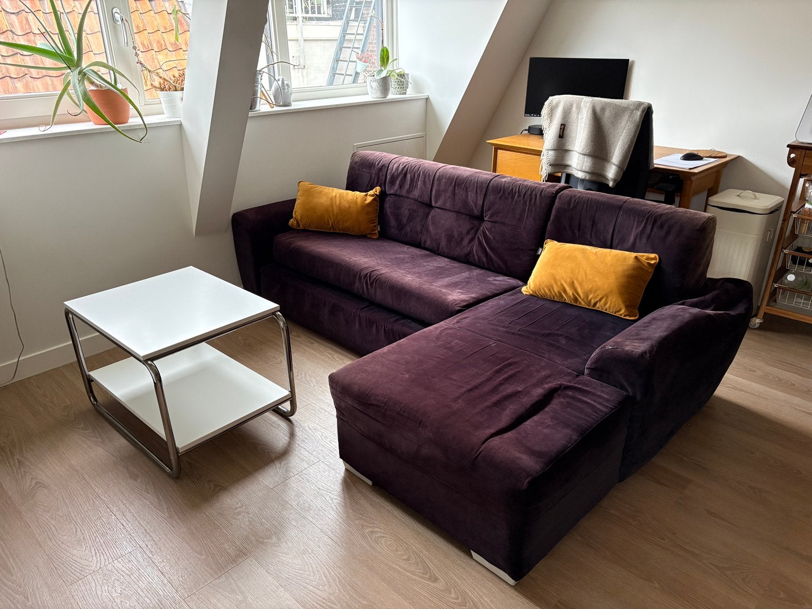 Free Convertible Corner Sofa (Right-Hand)- Gratis Slaapbank, Ophalen, Gebruikt