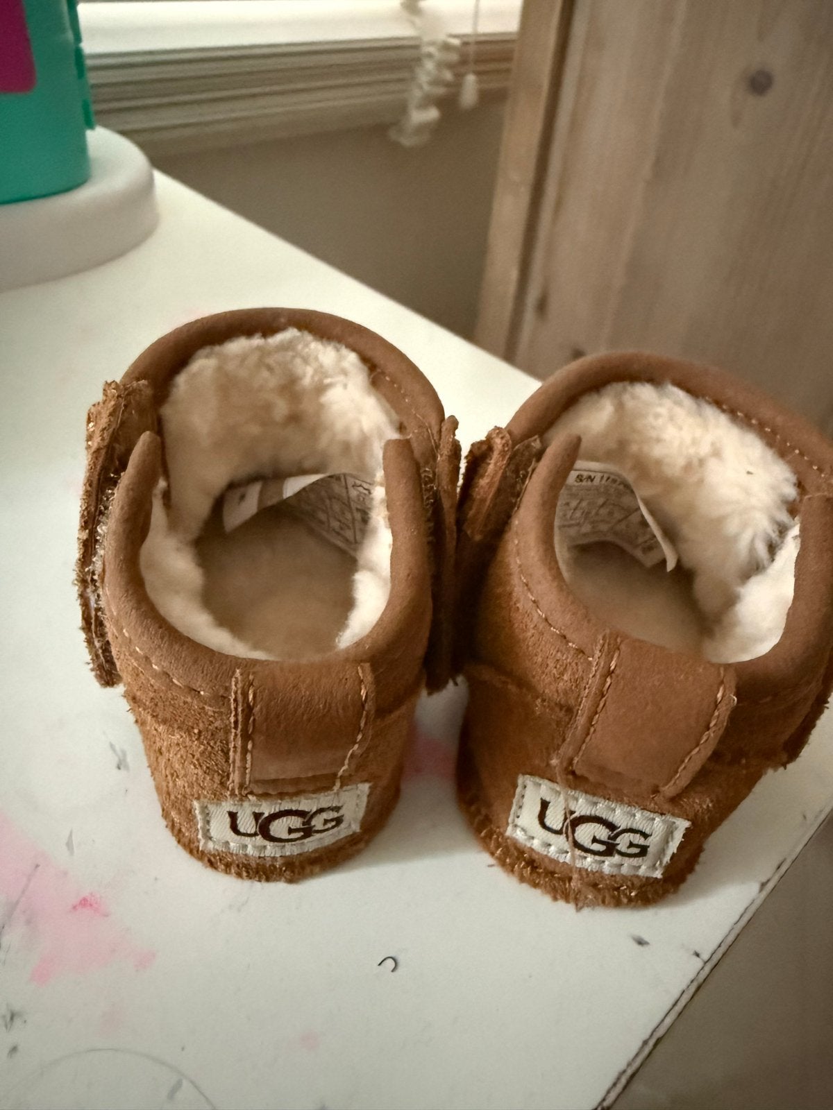 UGG baby slofjes maat 16 - Zo goed als nieuw, Ophalen, Zo goed als nieuw, Jongen of Meisje, Schoenen