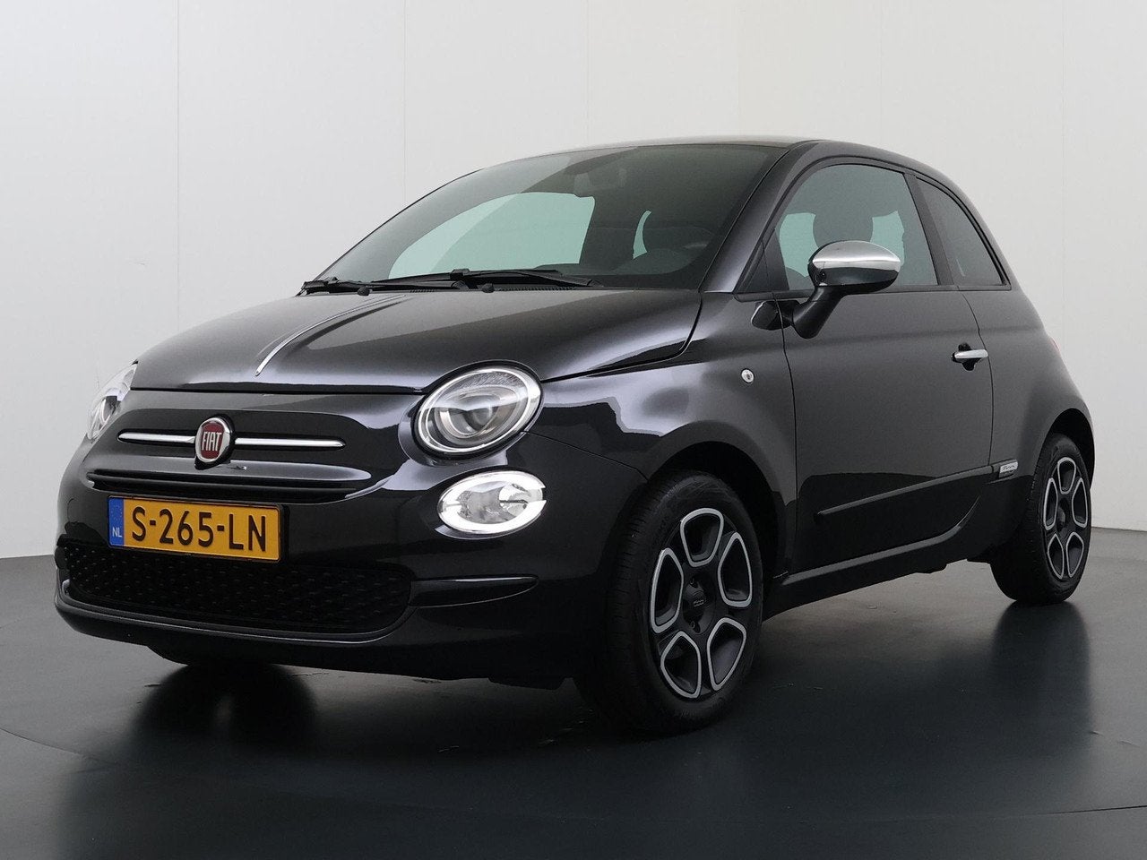 Fiat 500 1.0 Hybrid Club 70 PK | 1ste eigenaar | Climate | A, Auto's, Voorwielaandrijving, Dealer onderhouden, 4 stoelen, Zwart