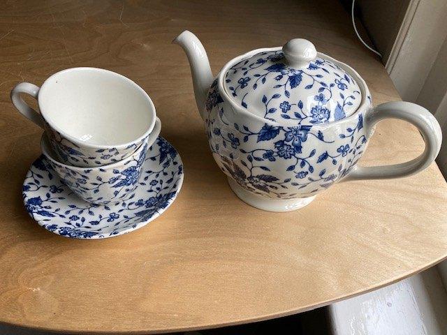 Vintage theepot en theekopjes, Royal Tudor Bouquet. Gaaf!, Ophalen
