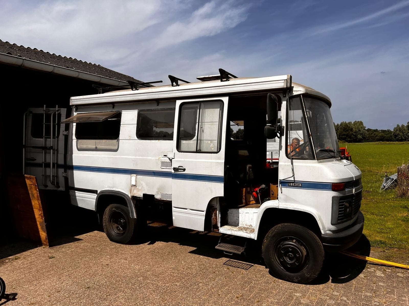 Caravans And Camping Mercedes