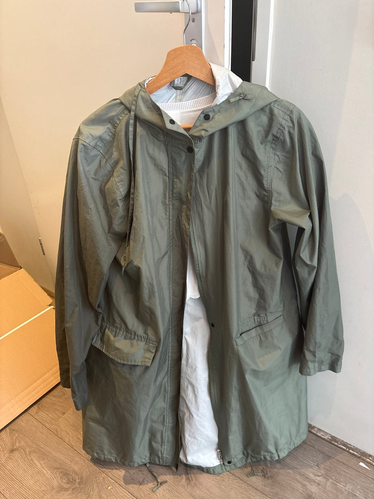 Size S GRATIS Lichtgroene jas met capuchon, Ophalen, Gedragen, Maat 36 (S), Groen