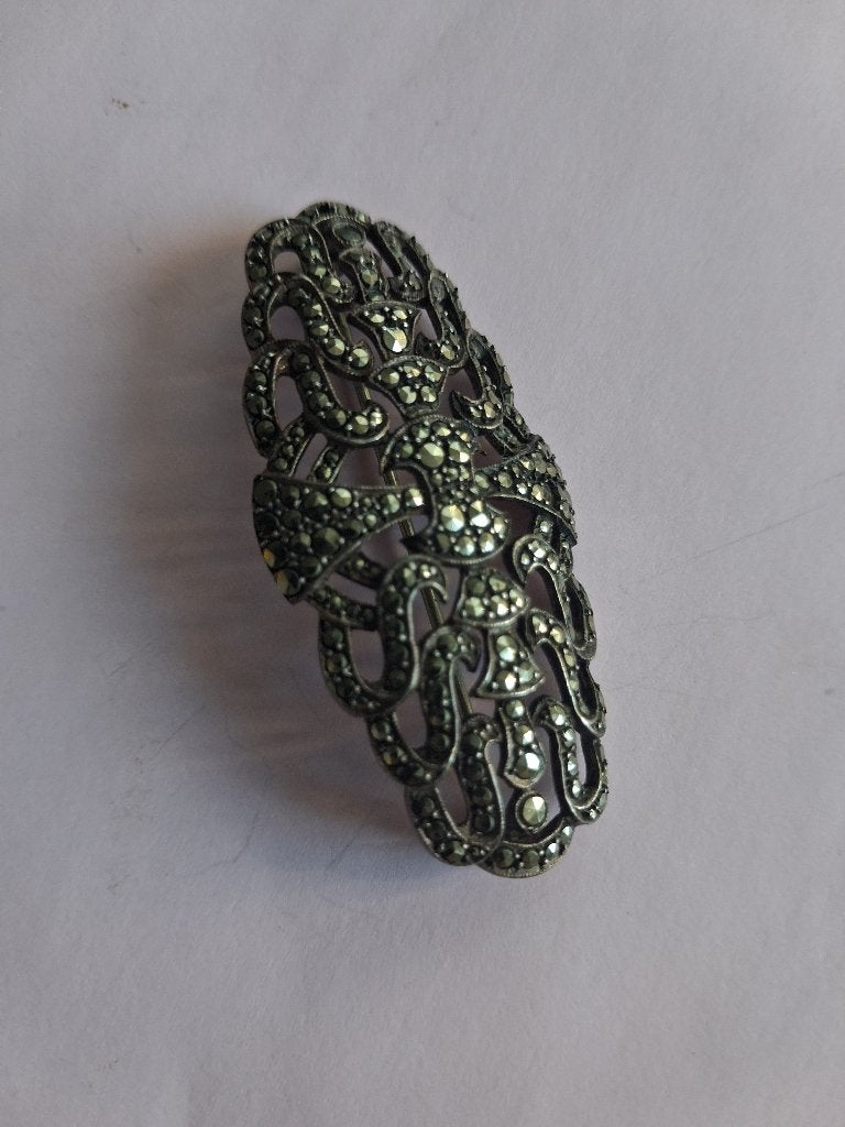 Victoriaanse zilveren broche met markasiet steentjes, Ophalen of Verzenden, Zilver, Broche, Met edelsteen