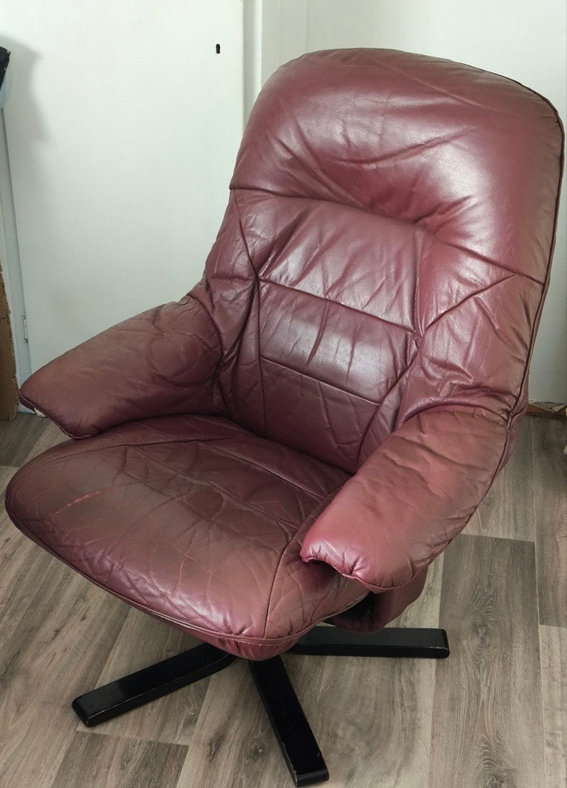 Leren Relaxfauteuil – Relaxstoel – Draaistoel – Bordeauxrood, Ophalen, Gebruikt, Minder dan 75 cm, Leer