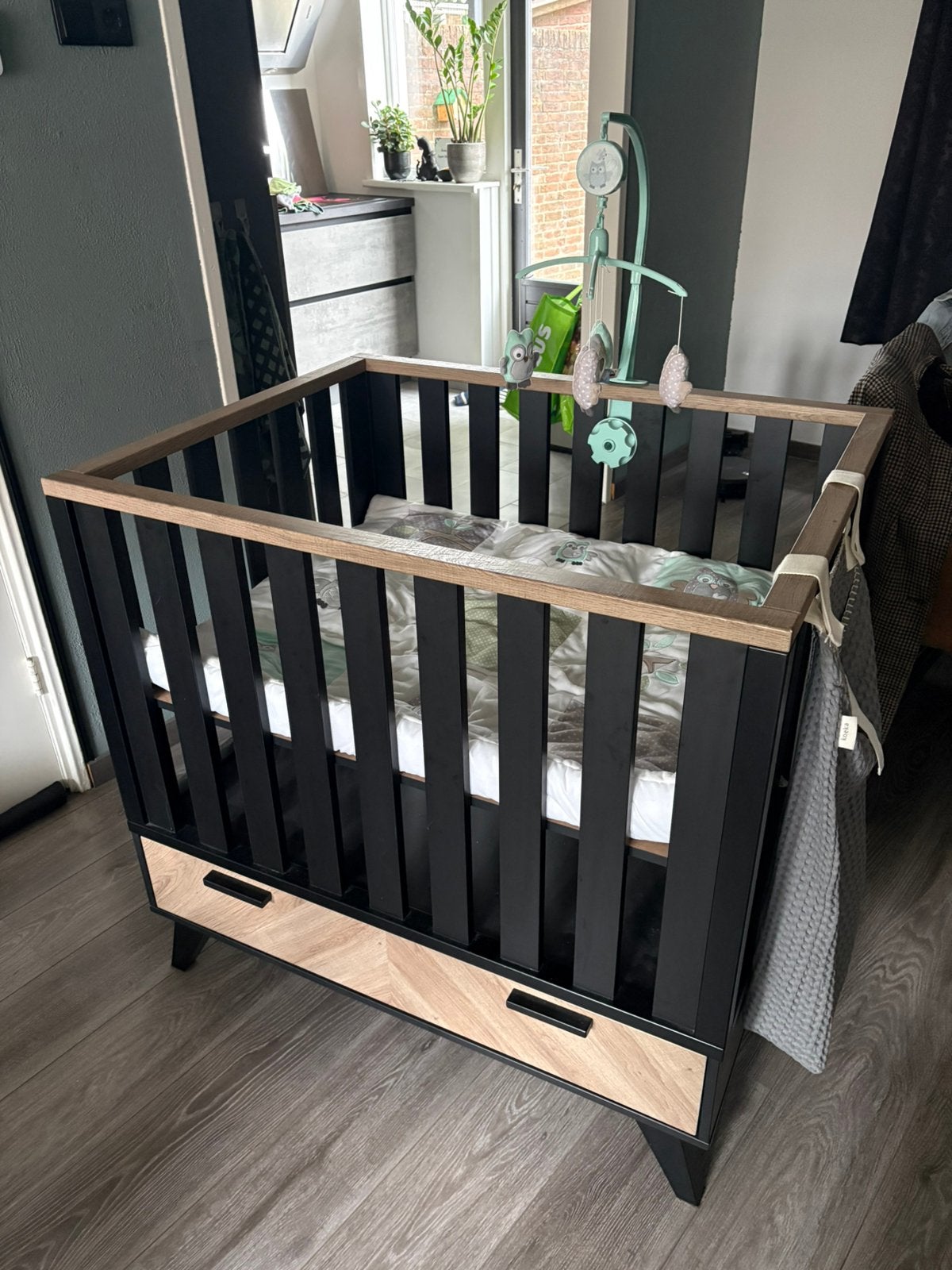 Box zwart met hout motief - Z.G.A.N., Ophalen, Zo goed als nieuw, Lade