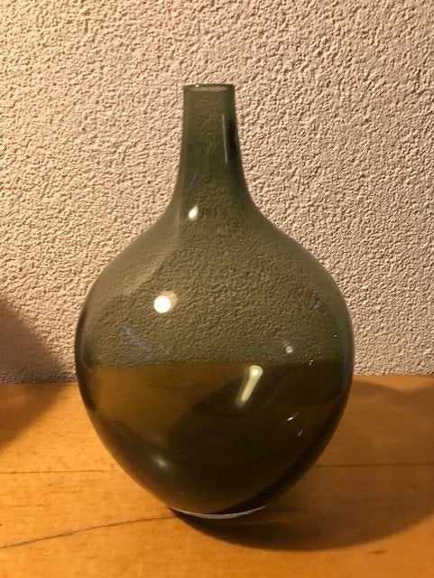 Vaas van bruin glas, Bruin, Ophalen of Verzenden, 20 cm, Glas