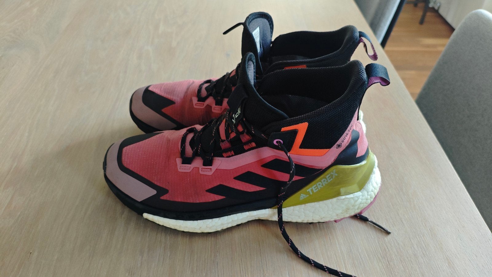 Adidas Terrex Free Hiker 2.0 Gore-Tex Wandelschoenen, Adidas, Roze, Gedragen, Wandelschoenen
