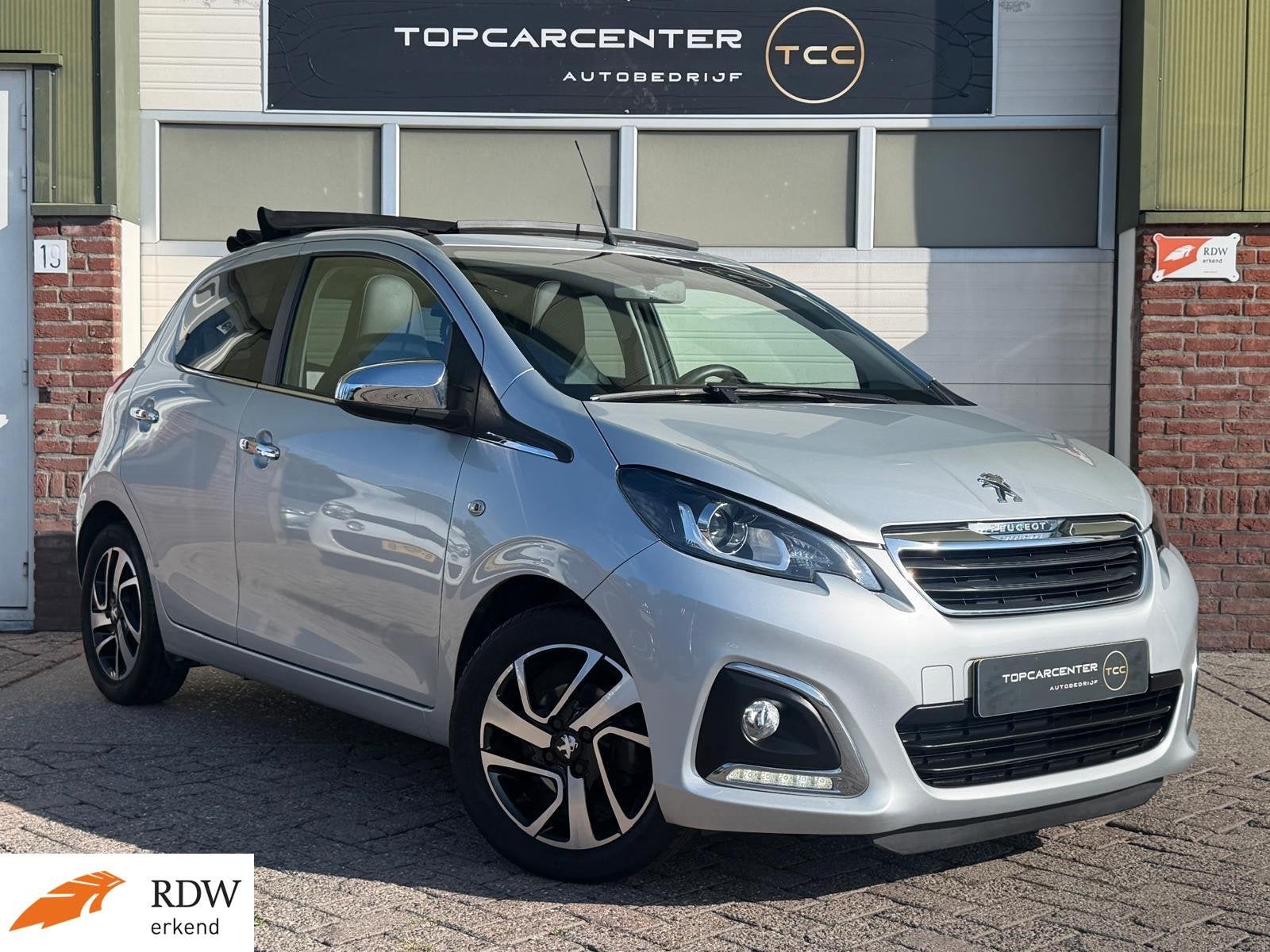Peugeot 108 1.2 VTi Allure Top/OPENDAK/LEER/STOELV/CAMERA, Voorwielaandrijving, Euro 5, Gebruikt, 31 €/maand