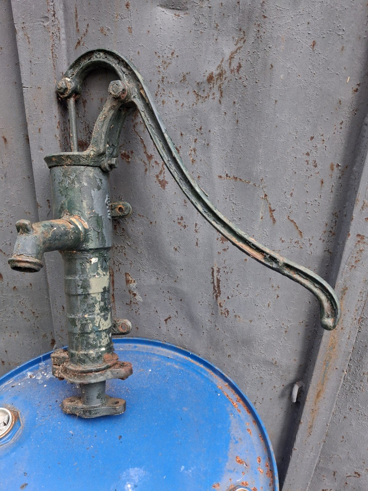 Antieke waterpomp - decoratief item, Ophalen