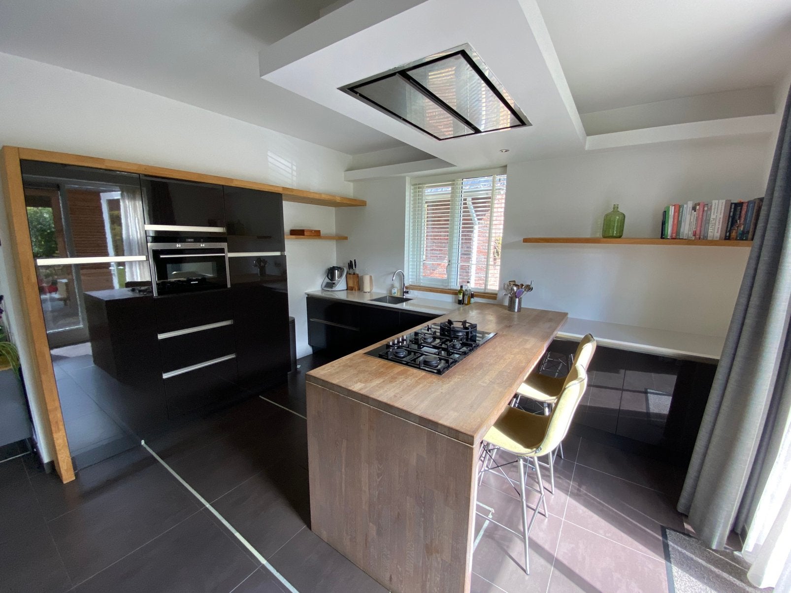 Teab. Nette hoogglans keuken, bruin, incl inbouwapp, Ophalen, Gebruikt, U-keuken, Bruin