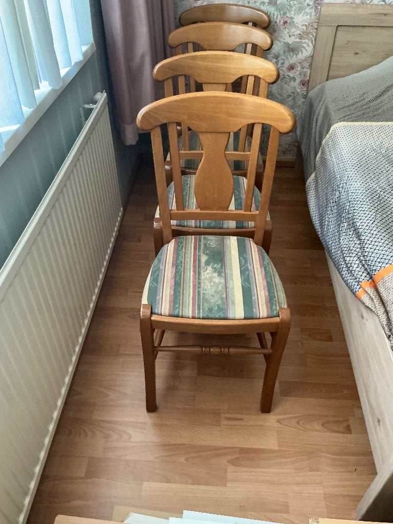 Houten eetkamerstoelen, Huis en Inrichting, Stoelen, Zo goed als nieuw, Vier, Hout, Stof, Overige kleuren, Ophalen