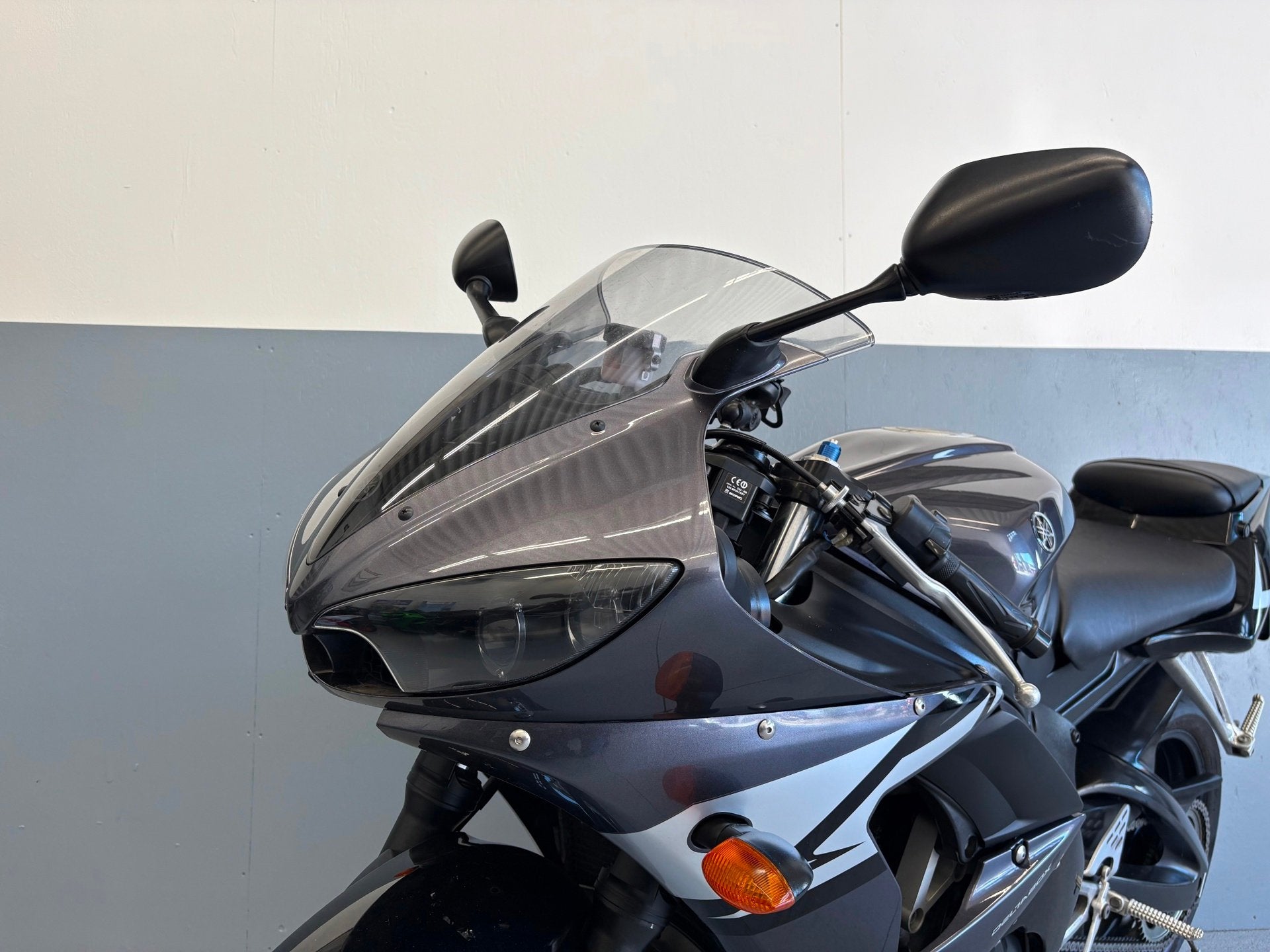 Yamaha Sport YZF-R6 / BLACK - GREY / MOOIE ORIGINELE BIKE, Sportuitlaat, Sport, Meer dan 35 kW, Handgeschakeld