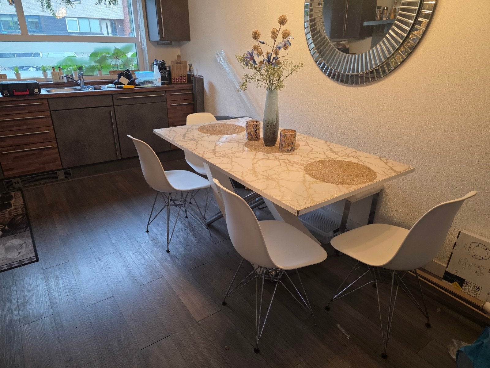 Witte eettafel met 4 stoelen en bankje - Gebruikt, Ophalen, Gebruikt, 50 tot 100 cm, 150 tot 200 cm