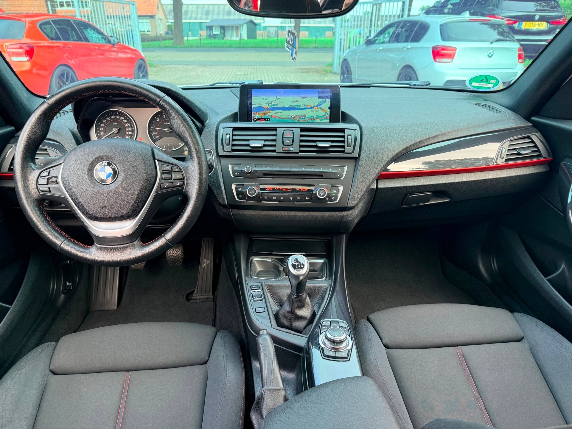 BMW 1-serie 116i Sport|Nieuwe Ketting + Klepseals|Dakraam|Na, Auto's, 1-Serie, Gebruikt, Zwart, 4 cilinders